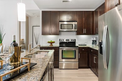 MODEL HOME, ACTUAL LAYOUT MAY DIFFER