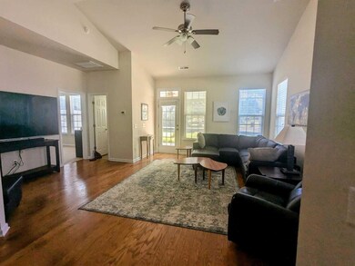1215 Circle Oaks 4