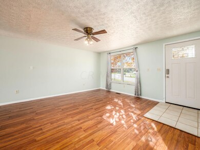 712 Cherryhurst Dr, Columbus, OH 43228 - photo 3