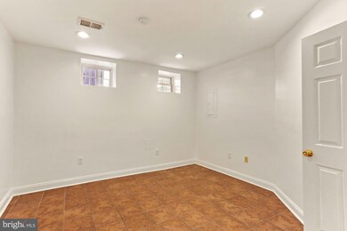 650 Newton Place NW unit 1, Washington, DC 20010 - photo 5