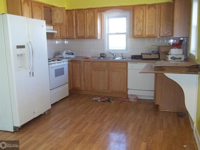 516 S Adams St, Osceola, IA 50213 - photo 3