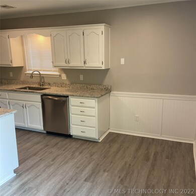 3213 S 1st St, Broken Arrow, OK 74012 - photo 3