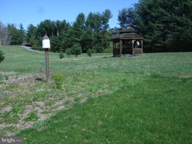 139 Laverne Ln, Hedgesville, WV 25427 - photo 2