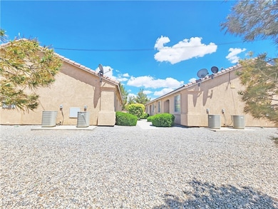 1320 Pocahontas Ave unit 3, Pahrump, NV 89048 - photo 4