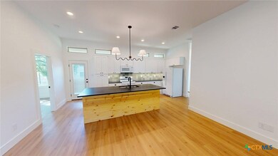 1106 Chestnut St unit B, San Marcos, TX 78666 - photo 6