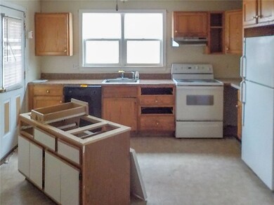 27 Oliver St, Milford, MA 01757 - photo 5