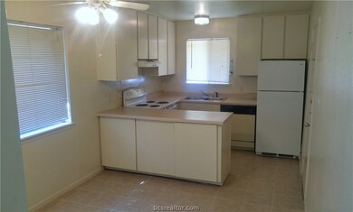 1705 Lawyer St unit A, College Station, TX 77840 - photo 4