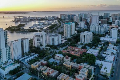 1513 Oak St unit 18, Sarasota, FL 34236 - photo 2