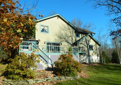 222 Blue Ridge Dr, Canadensis, PA 18325 - photo 4