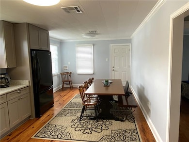 Kitchen/Dining combo