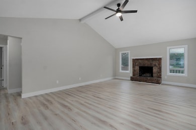 1436 W Whiteside St-13