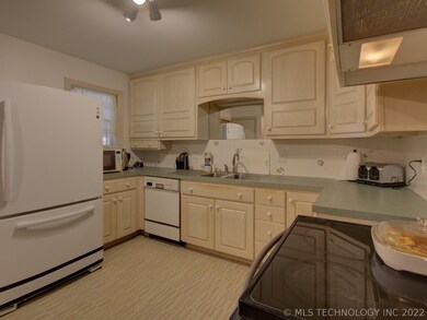 402 W Detroit St, Broken Arrow, OK 74012 - photo 5