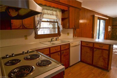 380 Clearview Dr, Asheboro, NC 27205 - photo 7