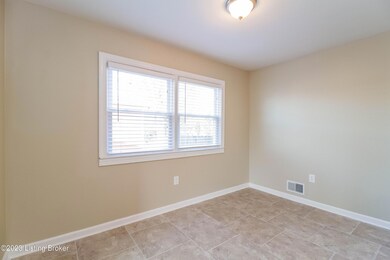 004-photo-dining-room-6618415