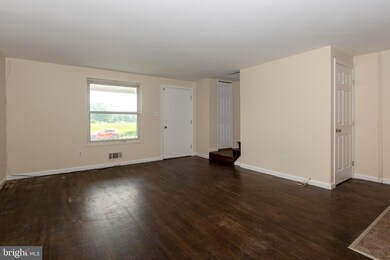 1002 Middleborough Rd, Essex, MD 21221 - photo 6