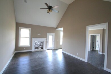 4_Living Room