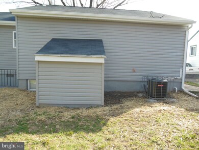 325 Elmleaf Ave, Capitol Heights, MD 20743 - photo 7