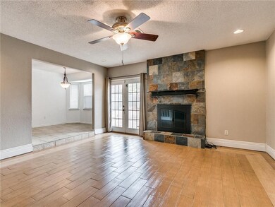 2213 Leaf Dr, Moore, OK 73160 - photo 5