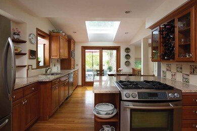 18 Brewster Rd, Newton Highlands, MA 02461 - photo 5