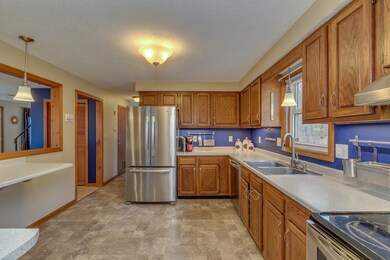 431 Terrie Dr, Pembroke, NH 03275 - photo 4