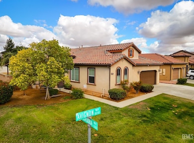 10300 Avignon Way, Bakersfield, CA 93306 - photo 4