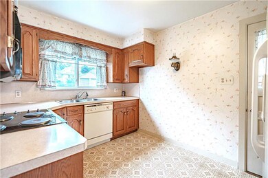 2039 Montgomery St, Bethlehem, PA 18017 - photo 6