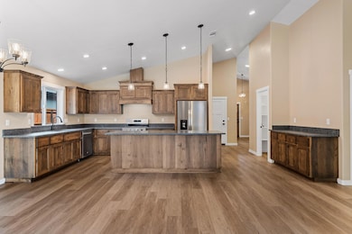 1025 River Mist Ln, Grants Pass, OR 97527 - photo 3