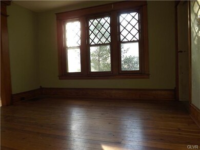 307 N 3rd St, Emmaus, PA 18049 - photo 3