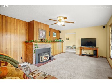 904 E Crestview Dr, Newberg, OR 97132 - photo 6