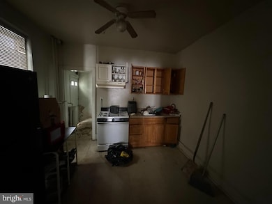 1317 Mcferran St, Philadelphia, PA 19140 - photo 5