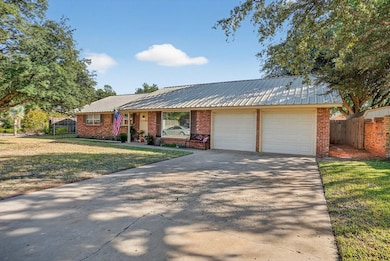 2205 Cimmaron Ave, Midland, TX 79705 - photo 3