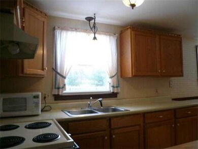 87 Acrebrook Dr, Chicopee, MA 01020 - photo 4