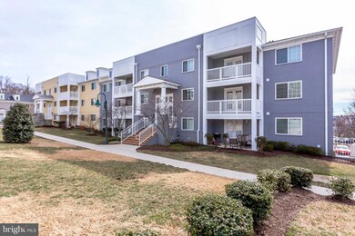 4111 S Four Mile Run Dr unit 302, Arlington, VA 22204 - photo 2