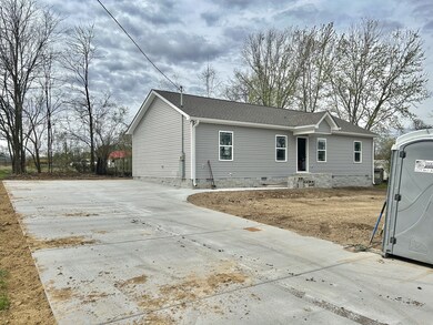 307 W Coffee St, Manchester, TN 37355 - photo 2