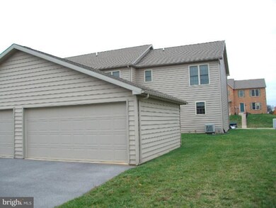 1972 Ashley Dr, Chambersburg, PA 17201 - photo 5