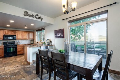 6195 N Fox Pointe Cir Apt C2 Park City U