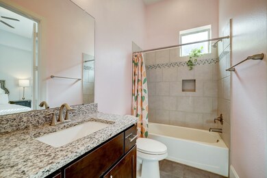 816 Yale St unit E, Houston, TX 77007 - photo 6