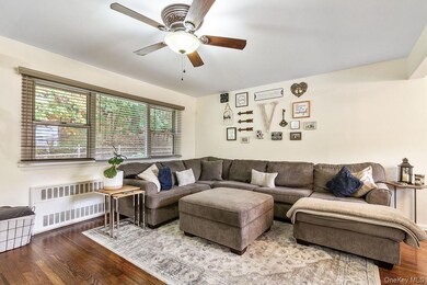 84 Charter Cir unit 84, Ossining, NY 10562 - photo 4