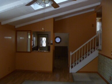 147 Sioux Ave, Carpentersville, IL 60110 - photo 2