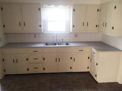 36 Orchard St, South Grafton, MA 01560 - photo 4