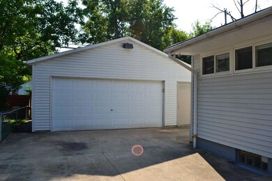 1330 Simpson Garage
