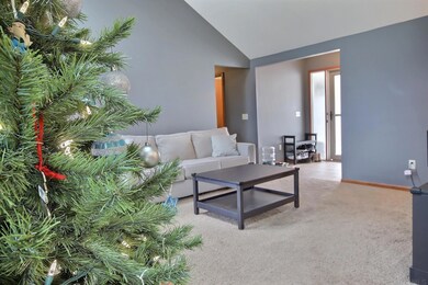 7622 Wynnewood Ln, Fort Wayne, IN 46835 - photo 4