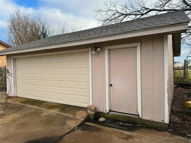 2055 Hill Top Cir, Weatherford, TX 76085 - photo 2