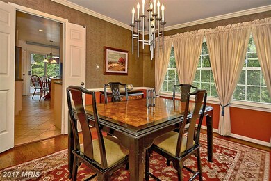 9217 Cranford Dr, Potomac, MD 20854 - photo 4