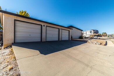 3 car garage