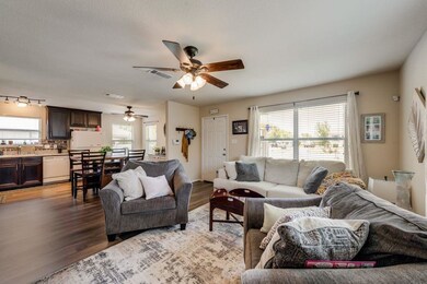 319 Candlewood Cir, Gainesville, TX 76240 - photo 6