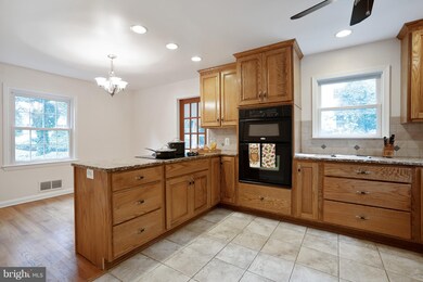 3816 Birchwood Rd, Falls Church, VA 22041 - photo 7