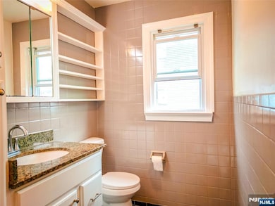 104 Eastern Way unit 2nd floor, Rutherford, NJ 07070 - photo 7