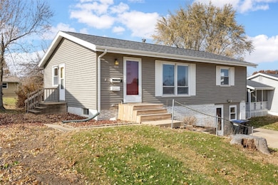 1310 Linnview Dr, Marion, IA 52302 - photo 2