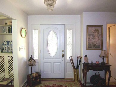 Entry/Foyer.